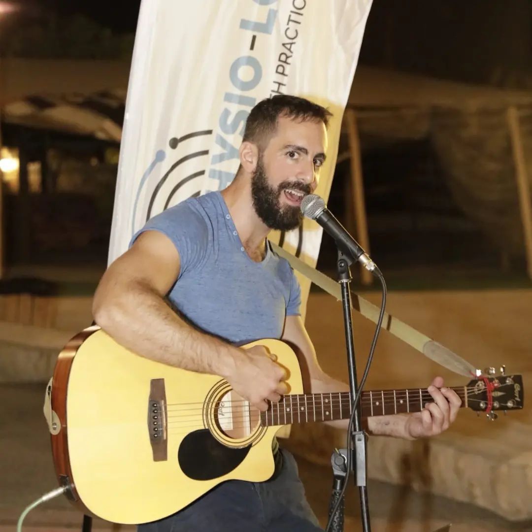 הזמר והיוצר יואב חסיס לאירועים