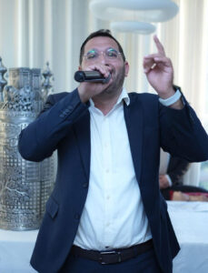 פייטן לבר מצווה מחיר - אמן מופיע באירוע בר מצווה